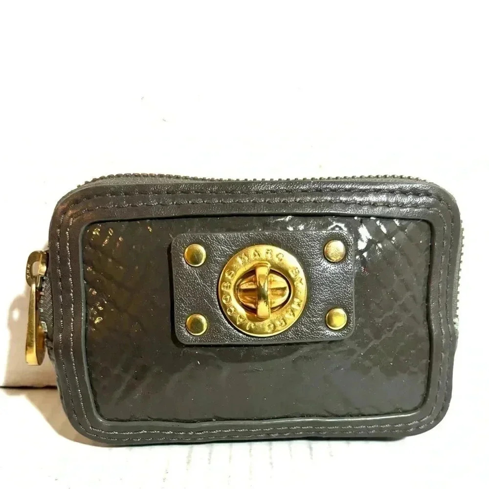 Marc by Marc Jacob’s gray leather wallet